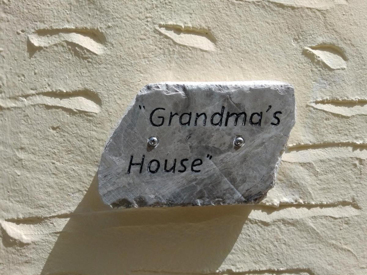 דירות סימי Grandma'S House מראה חיצוני תמונה
